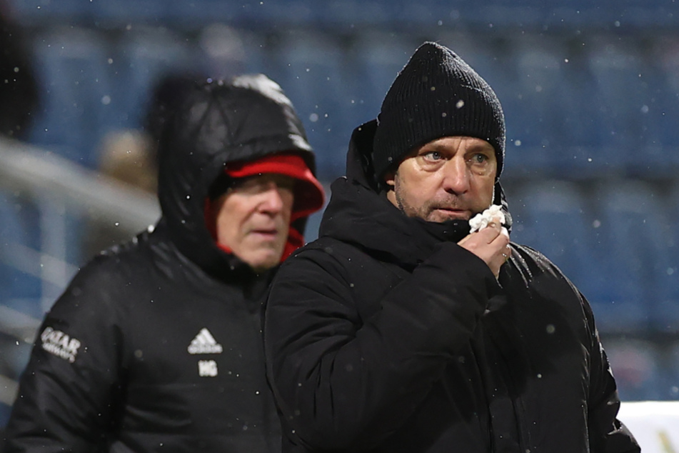 Bayern-Trainer Hansi Flick setzte gegen Kiel auf Rotation. Die Defensiv-Probleme bekam er nicht in den Griff.