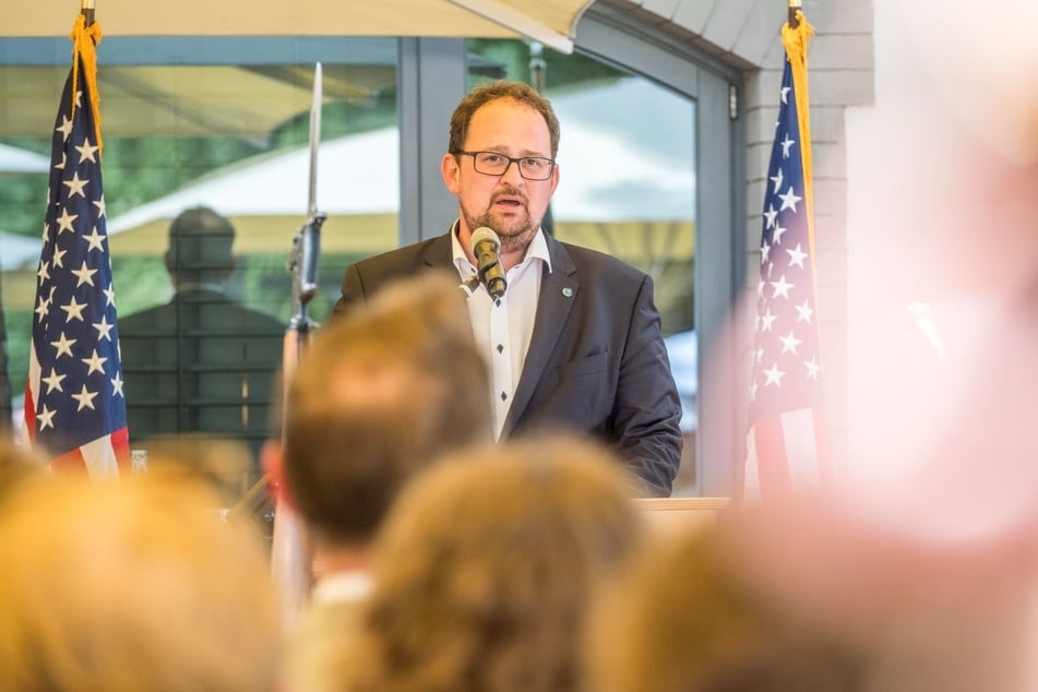 Thüringens Landtagspräsident Dr. Thadäus König (43, CDU) richtete ein Grußwort an unsere Freunde in Übersee.