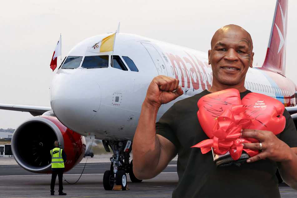 Heavyweight boxing legend Mike Tyson lost his cool after being harassed by an unruly fan while aboard a Jet Blue flight on Wednesday.