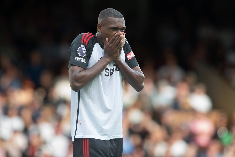 Gegenspieler Issa Diop (26) reagierte schockiert auf die schreckliche Verletzung von Sheffield Uniteds Chris Basham (35).