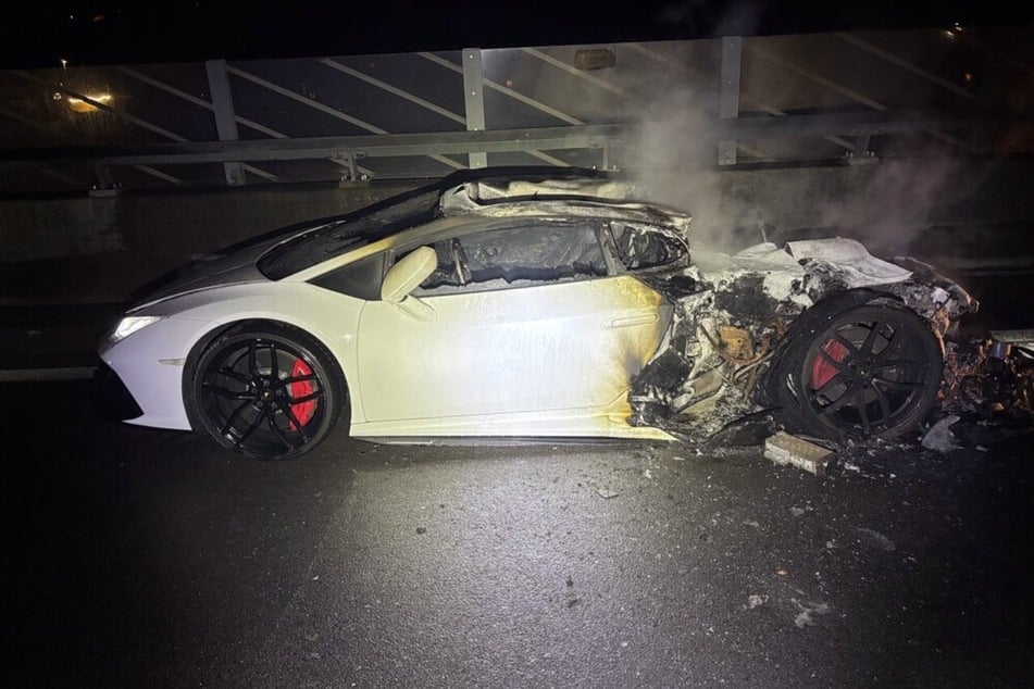 Lamborghini on fire: Hundreds of thousands of euros burn here