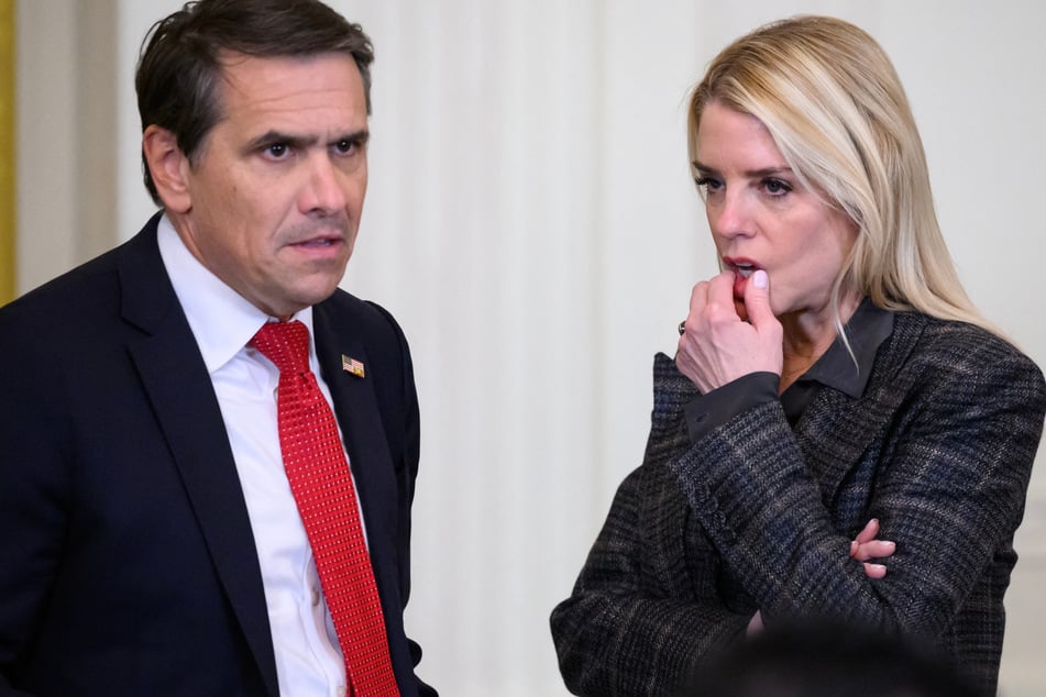 Deputy Attorney General Todd Blanche (l.) will temporarily replace Pam Bondi after her firing.