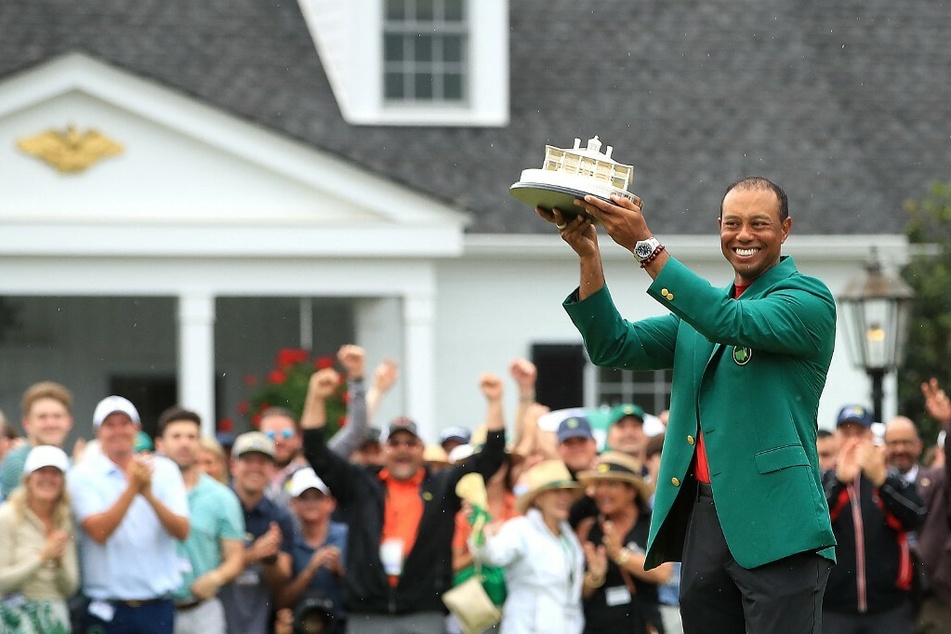Tiger Woods joins the exclusive billionaire athlete club!