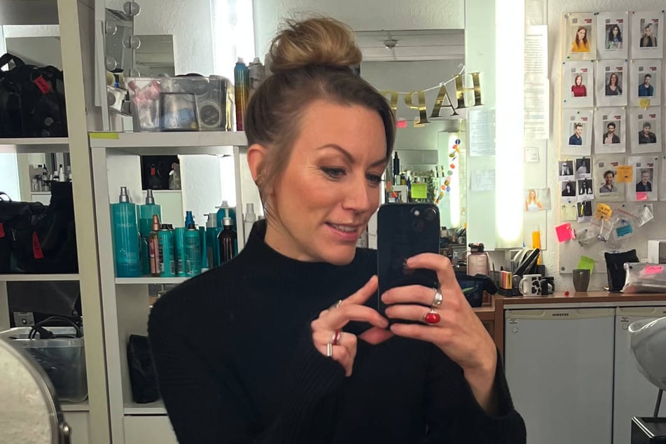 Cosma Dujat in der Maske am GZSZ-Set.