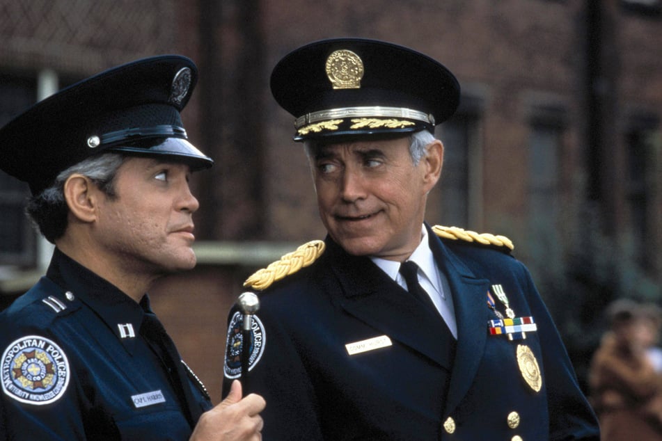 George R. Robertson (r.) wurde durch seine Rolle in "Police Academy" bekannt.