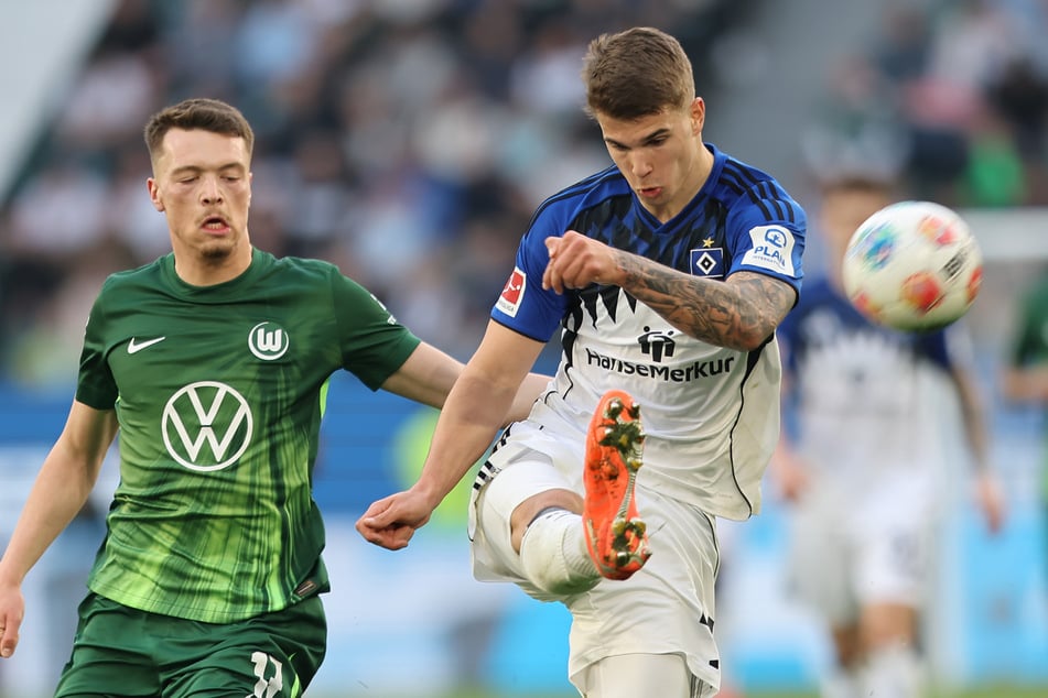 Luka Vuskovics (19, r.) Einsatz im Duell gegen den Nordrivalen Werder Bremen steht aktuell noch auf der Kippe.