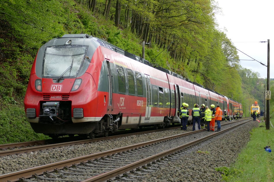 Auf der Strecke zwischen Aachen und Siegen ist am Freitagnachmittag ein RE9 gestrandet.