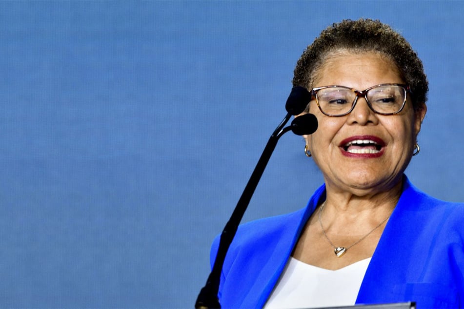 Los Angeles Mayor Karen Bass mulls mask ban at protests in response to pro-Palestinian solidarity