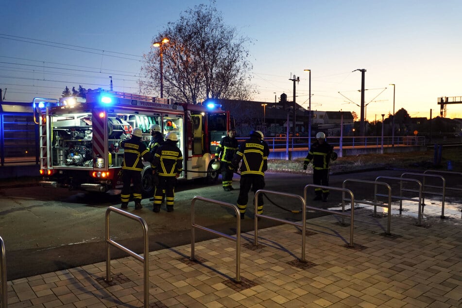 Die Feuerwehrleute bekamen den Brand schnell unter Kontrolle.