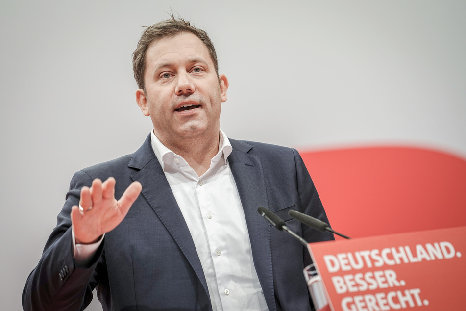SPD-Parteichef Lars Klingbeil (45) kritisiert den Vorstoß des Finanzministers.