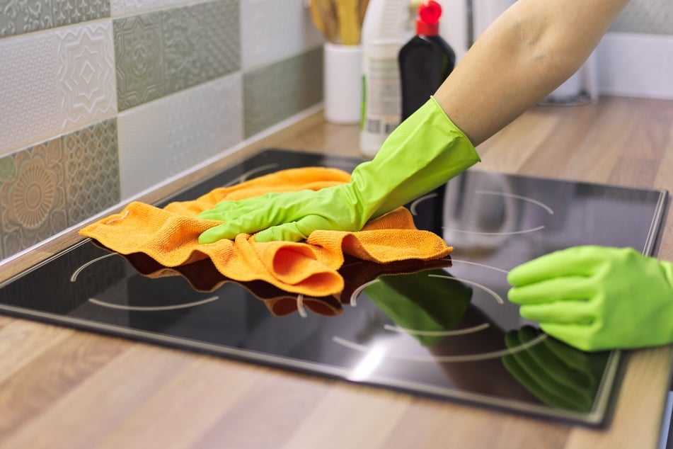 Use special stove top cleaners to make your hot plates shine again.
