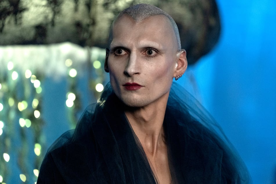 Countertenor David Deycks (Marcel Jacqueline Gisdol) ist spurlos verschwunden. Hatte er etwas mit den Morden zu schaffen?