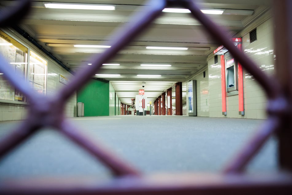 So leer wie beim letzten Warnstreik am U-Bahnhof Alexanderplatz könnte es bald wieder werden.