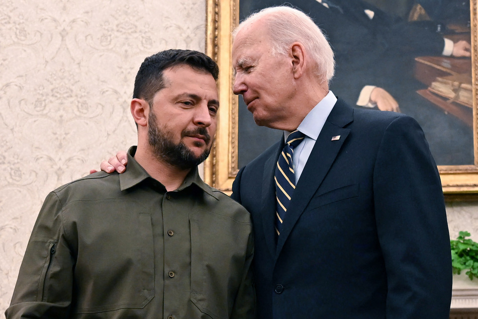 Volodymyr Zelensky (l) will meet with President Biden on Tuesday to discuss more US aid to Ukraine.