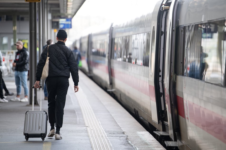Am Stuttgarter Hauptbahnhof kam es am Freitagnachmittag zu einem Zugunfall. (Symbolbild)
