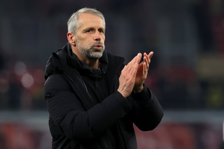 Durchpusten! Der Sieg gegen den BVB hat RB Leipzigs Trainer Marco Rose (48) den Job gerettet.