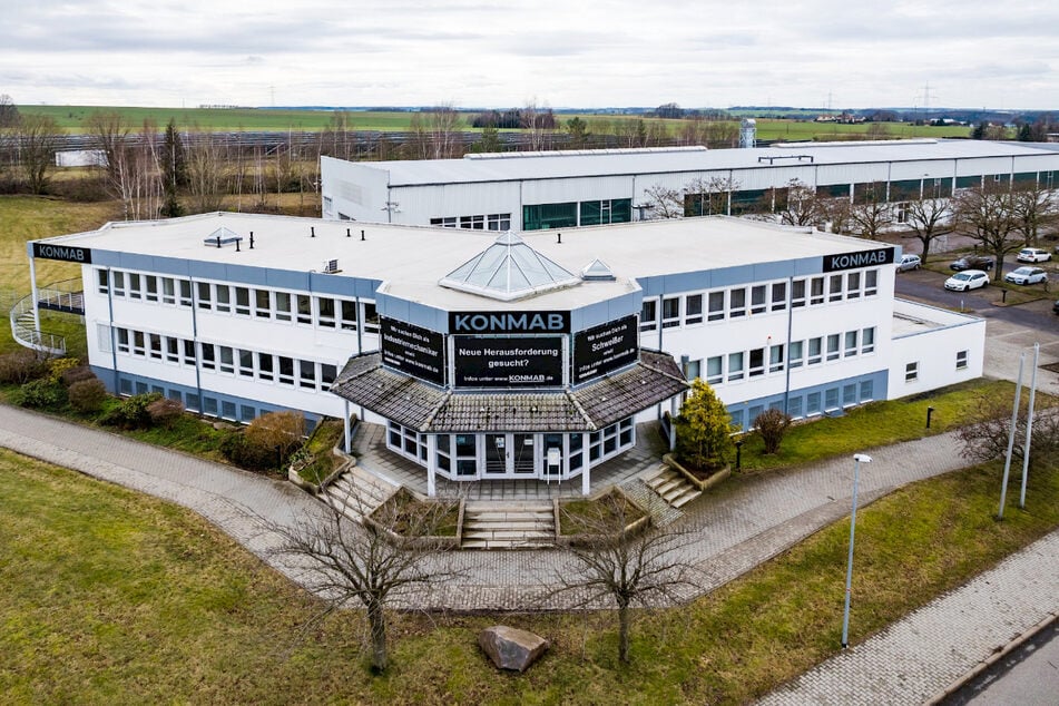 Die Ventilatoren der KONMAB erwecken Spezialsaugtechnik für die Baubranche zum Leben.