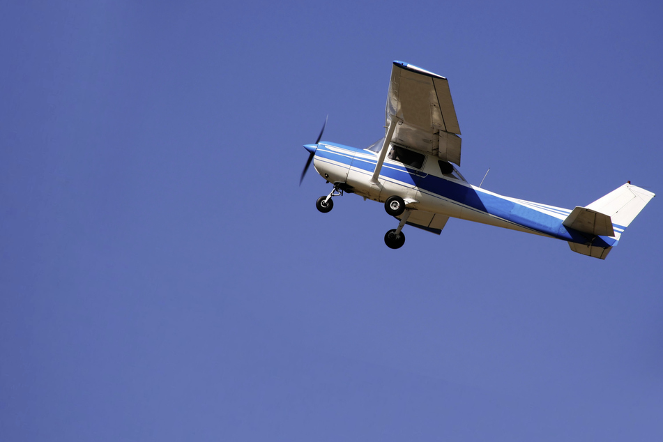 Kleinflugzeug prallt gegen Felswand: Pilot stirbt