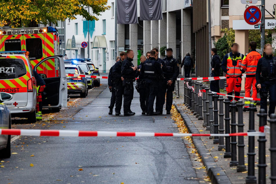 Für die Ermittlungen und die Spurensicherung wurde der Bereich um den Fundort weiträumig abgesperrt.
