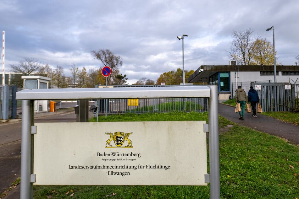 Ein Mann hatte angedroht, in der Landeserstaufnahmeeinrichtung in Ellwangen Ausländer umbringen zu wollen. (Archivbild)