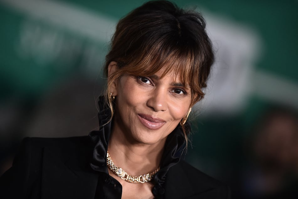 Halle Berry (60) bestreitet die Gewaltvorwürfe gegen ihren Sohn (13).
