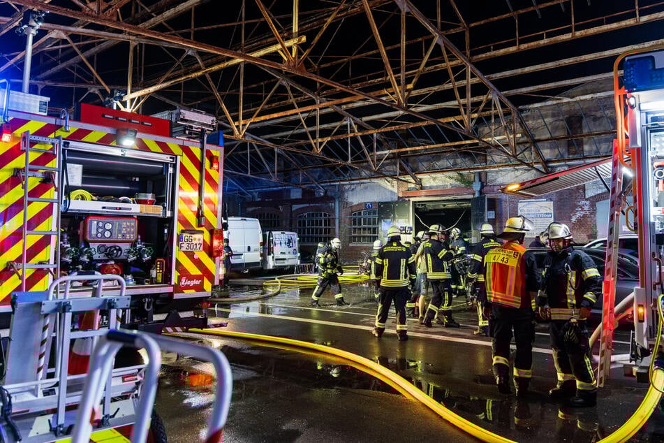 Etwa 50 Einsatzkräfte der Feuerwehr waren vor Ort.