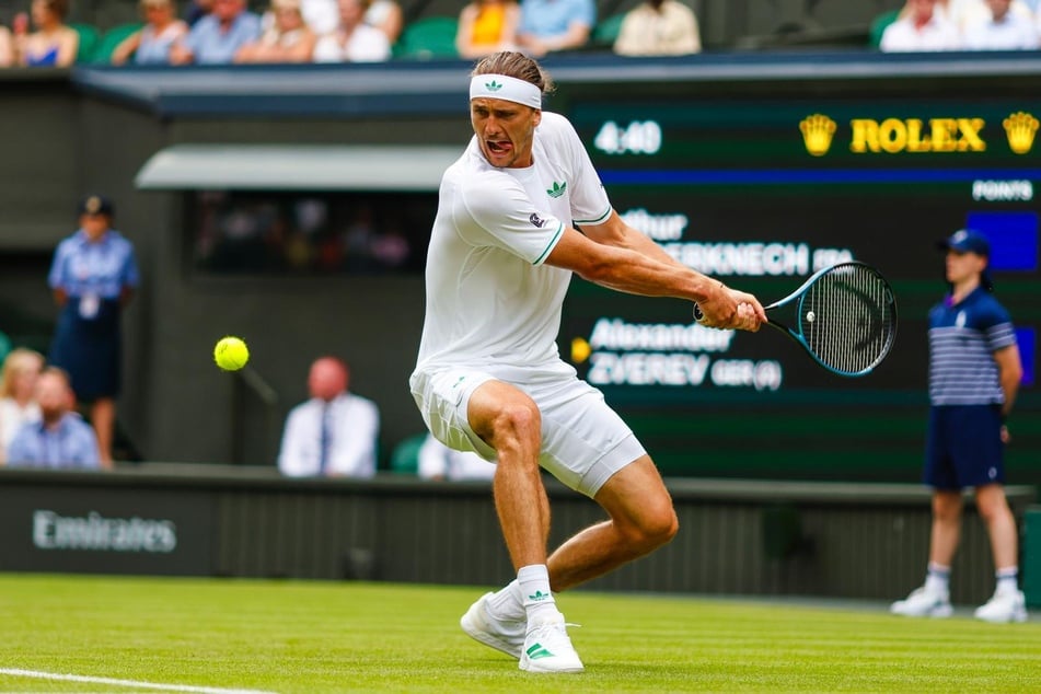 Alexander Zverev will bis zum Turnier in Kanada in vier Wochen Antworten darauf finden, wie er aus dem Loch herauskommt.