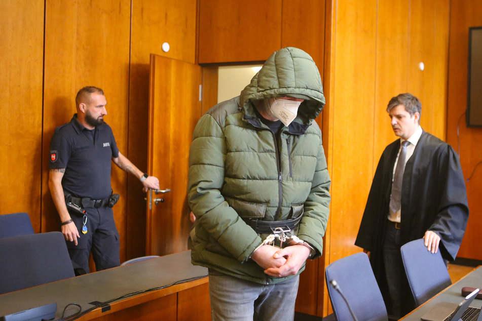 Ein 59-Jähriger steht in Göttingen vor Gericht.