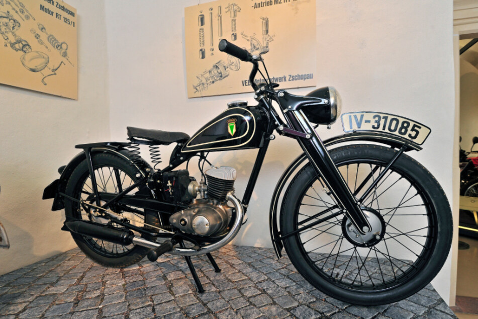 Das Original aus Zschopau: Mit der RT 125 (4,8 PS, 75 km/h Spitze) eroberte DKW ab 1939 die Motorradwelt.