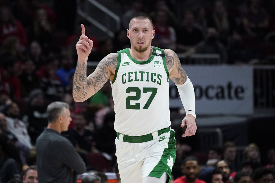 Daniel Theis (30) und die Boston Celtics verpassten nach einer sensationellen Aufholjagd in der zweiten Saisonhälfte nun knapp den NBA-Titel.