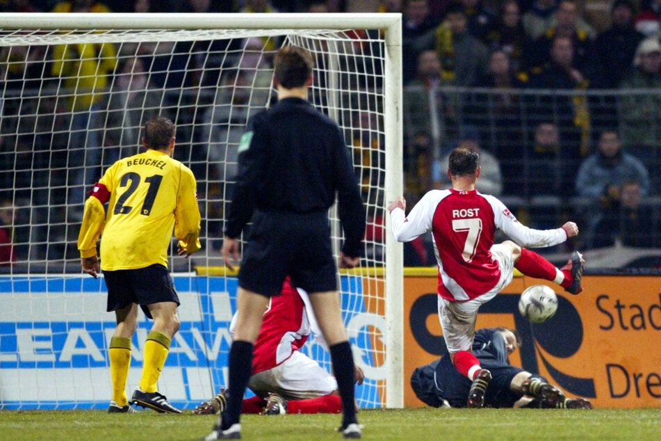 Timo Rost (43) traf als Spieler für Cottbus gegen Dynamo - hier am 5. Dezember 2005 beim 1:1 in Dresden.