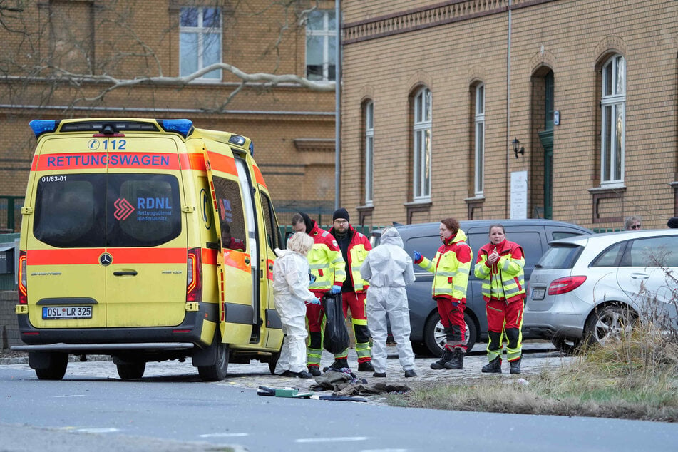 Der 32-Jährige erlag seinen Verletzungen noch am Unfallort.