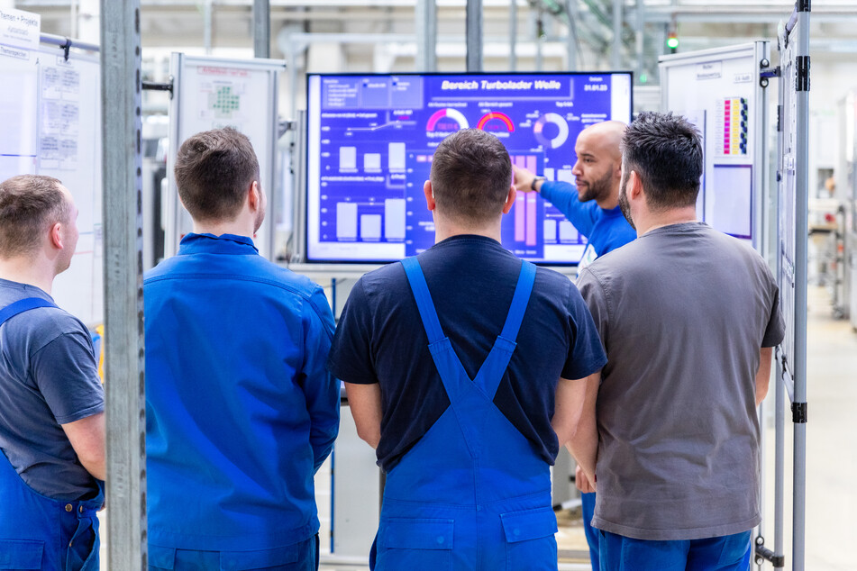Mit unserem Formular kannst Du Dich direkt auf die Stelle als Zerspanungsmechaniker (m/w/d) bewerben!