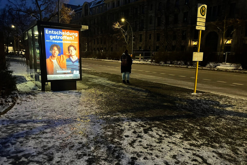 Nur wenige Busse fahren trotz Streik.