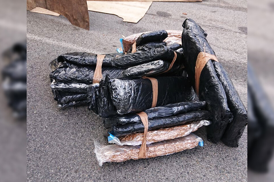 21 Pakete mit insgesamt 108 Kilogramm Tabak wurden vom Zoll aus dem Verkehr gezogen.