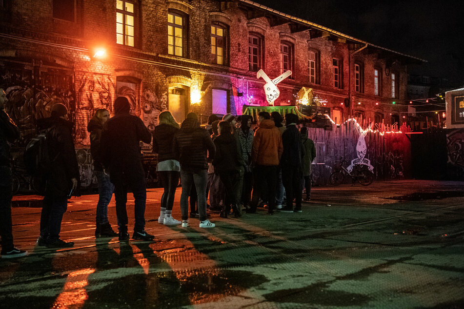 Das RAW-Gelände ist mit seinen zahlreichen Clubs bei Party-Touristen aus aller Welt sehr beliebt. (Archivbild)