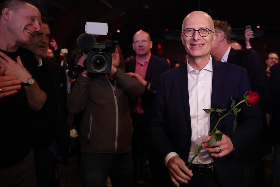 Bürgermeister Peter Tschentscher und die SPD haben die Wahl in Hamburg gewonnen.