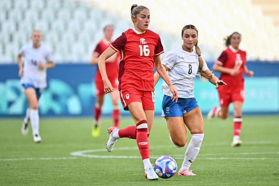 Kanadas Frauen gewannen zwar ihr Auftaktmatch gegen Neuseeland, gehen nun aber trotzdem mit drei Minuspunkten in die restlichen beiden Vorrundenspiele.