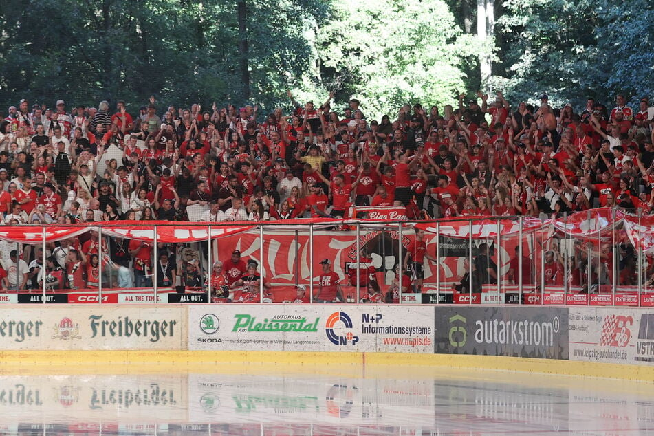 So wie hier der Crimmitschauer Sahnpark waren die Arenen in der vergangenen Saison sehr gut besucht.