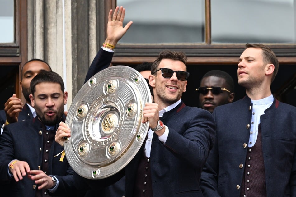 Bei der Meisterfeier verkündeten die Bayern, dass Neuer vorerst "kürzertreten" müsse.