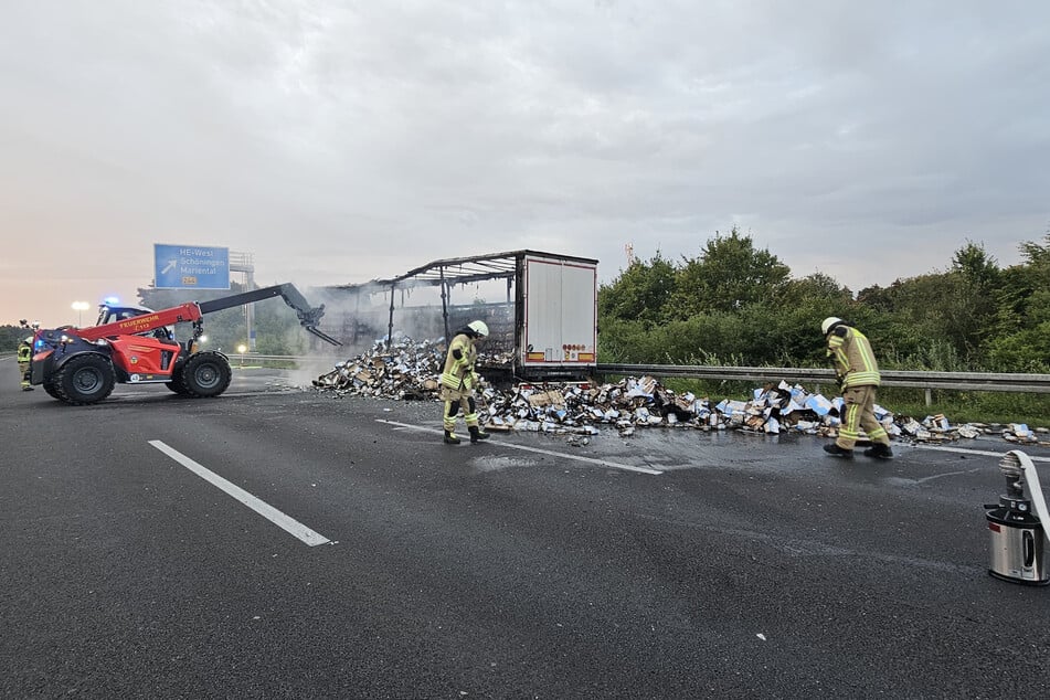 Die Ware im Laster wurde vollständig zerstört.