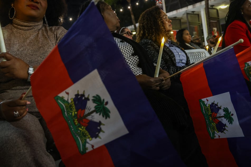 The UN's rights expert has warned that "no one" should be deported to Haiti.