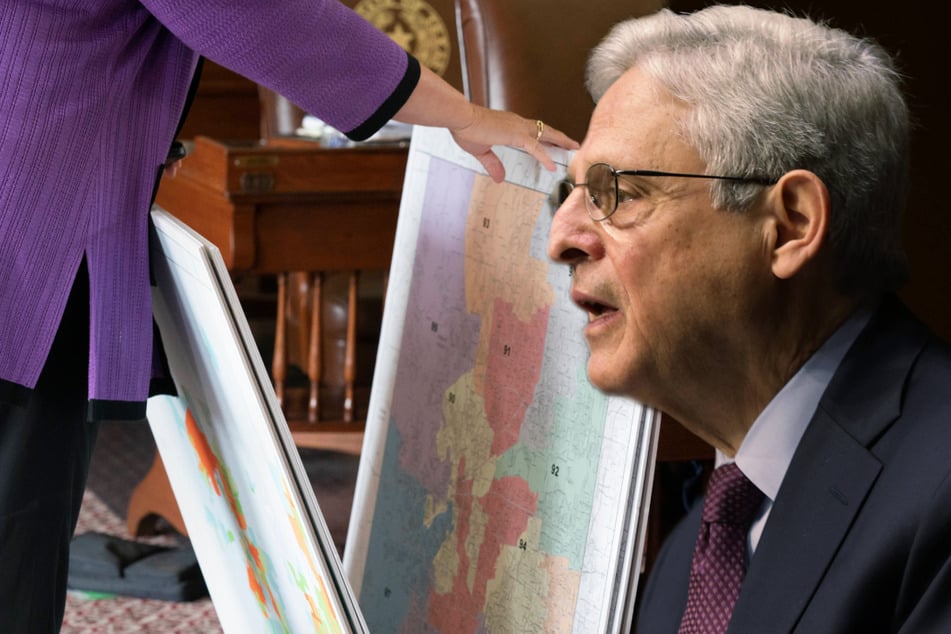 Attorney General Merrick Garland (r.) announced on Monday that the US Justice Department is suing Texas over the state's redistricting maps.