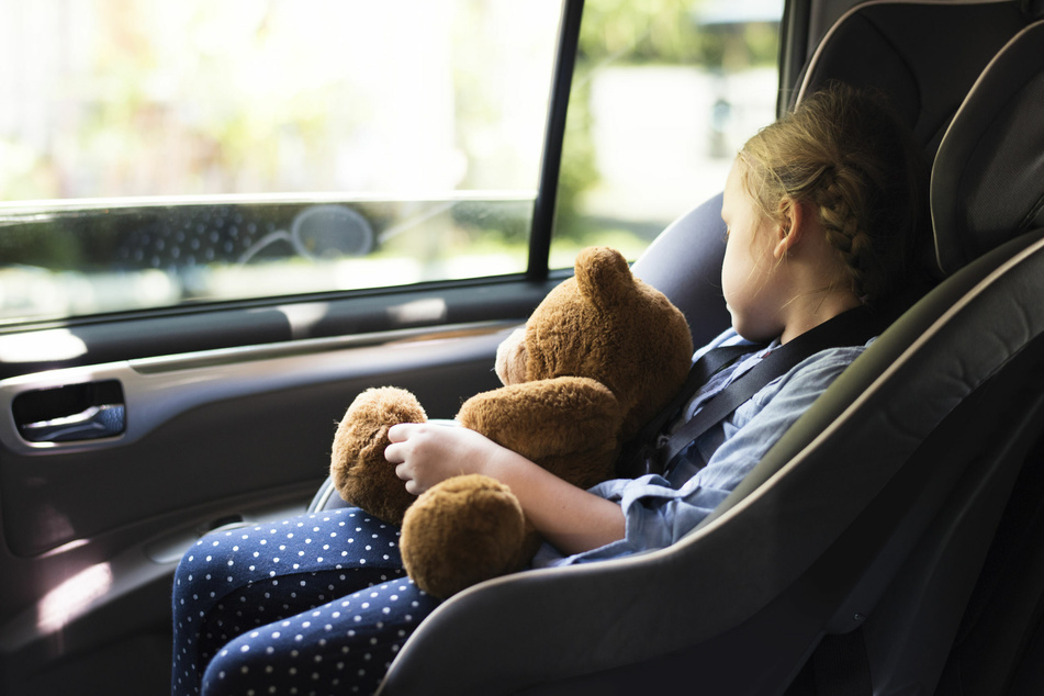 Nach dem Einkaufen wurde ein zweijähriges Mädchen im Familienauto vergessen. (Symbolbild)
