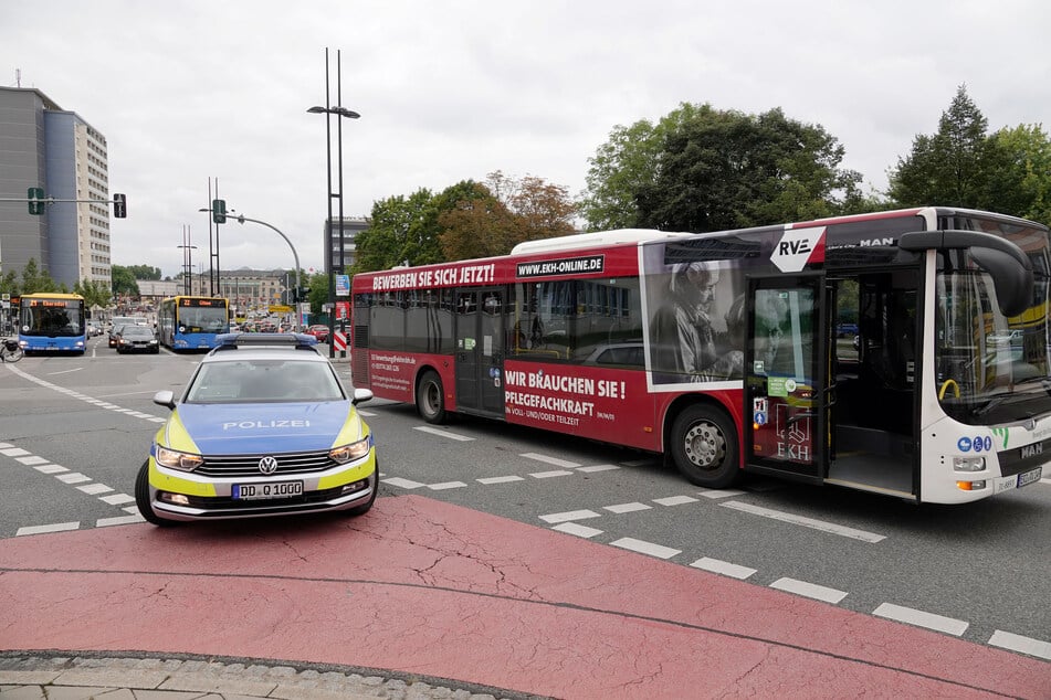 Auf der Kreuzung Bahnhofstraße/Waisenstraße kam es wegen dem Mann zum Verkehrschaos.