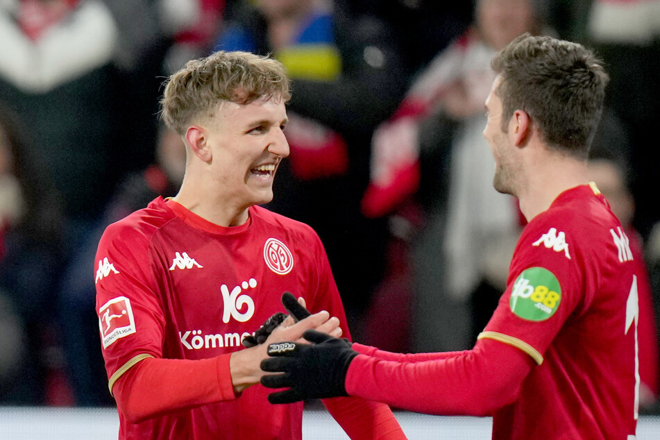 Der gebürtige Mainzer und sechsmalige Bundesliga-Spieler (zwei Tore) Nelson Weiper (18, l.) leitete im U19-Finale den ersten und zweiten Treffer ein.