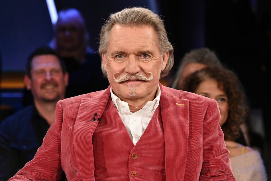 TV-Anwalt Ingo Lenßen (64) war am Freitag zu Gast bei der "NDR Talk Show".