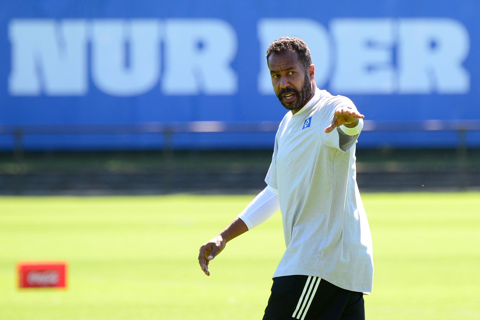 HSV-Trainer Daniel Thioune geht gelassen mit der Kritik nach drei sieglosen Spielen um.