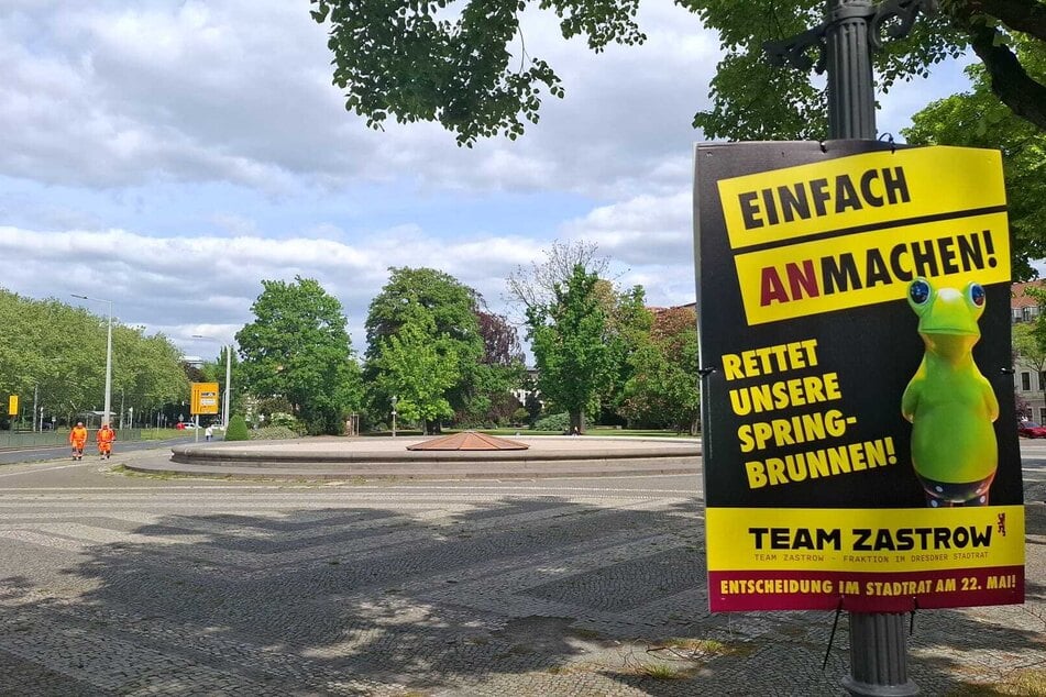Diese Plakate verteilt Team Zastrow an Dresdens trockenen Brunnen.