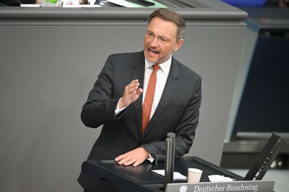 Finanzminister Christian Lindner (43, FDP) will die Bundeswehr mit einer Milliarden-Investition aufrüsten.